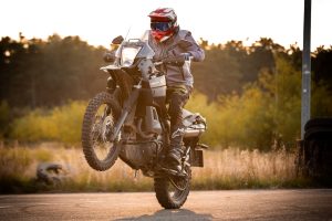 riding a off-road motorbike, Yamaha Teneré 700