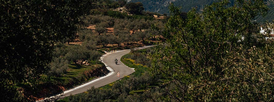 Tour moto autoguiado Andalucía 7 días — Granada, Córdoba, Sevilla, Ronda, Marbella