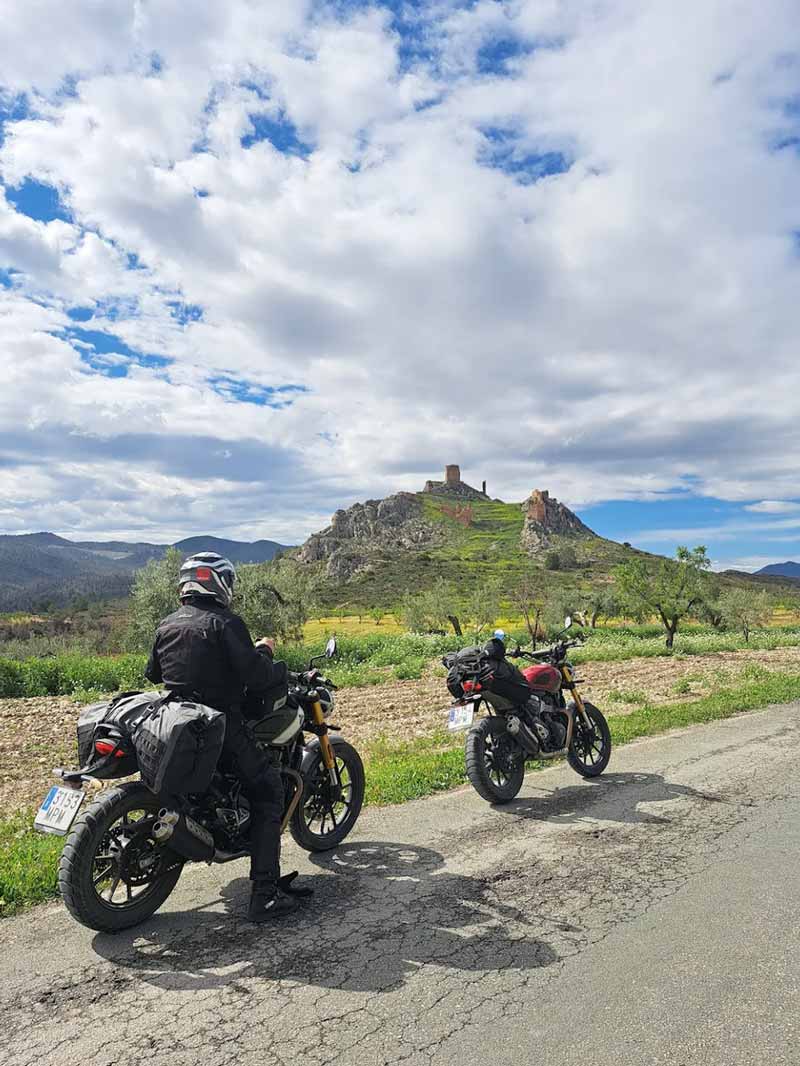 Manuela Schäfer con su Triumph de alquiler